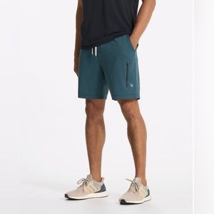 Vuori Men’s Sunday performance shorts athletic berry heather size M
